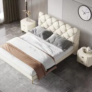 ความคิดสร้างสรรค์การออกแบบแฟชั่นทองโลหะขาเบาะหนังเตียงคิงควีนไซส์เต็มห้องนอนสีขาวกรอบไม้เตียงโซฟา