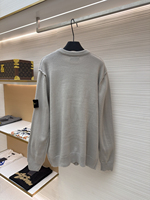 Pull en maille épais et extensible gris foncé, style décontracté, avec logo sur le devant, pour homme – Collection Hiver Luxe