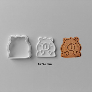 Collection ultime de découpoirs à biscuits en forme de capybara pour toutes les occasions nécessitant une gourmandise animale unique - Product Image 6