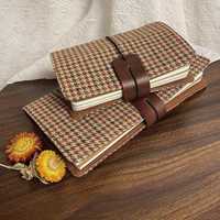 Carnet de voyage personnalisé en tissu tweed vintage à carreaux avec sangle en cuir PU rechargeable – Idée cadeau