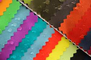 Vente directe usine – Tissu de doublure pour valise à roulettes en nylon Ripstop 420D tissé, imperméable et enduit PU - Product Image 4