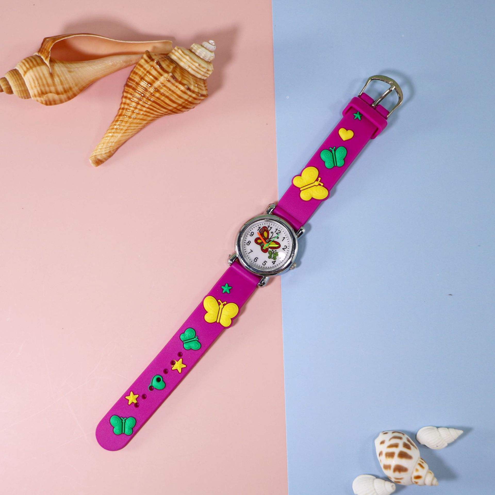 การ์ตูนผีเสื้อสีม่วง