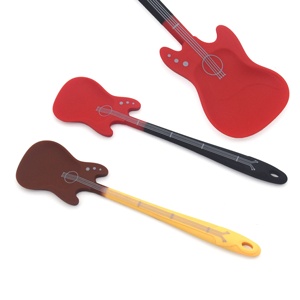 Outils de cuisson créatifs <span class=keywords><strong>Grattoir</strong></span> à crème en silicone en forme de <span class=keywords><strong>guitare</strong></span> Pelle à mélanger Pelle de cuisine - Product Image 1