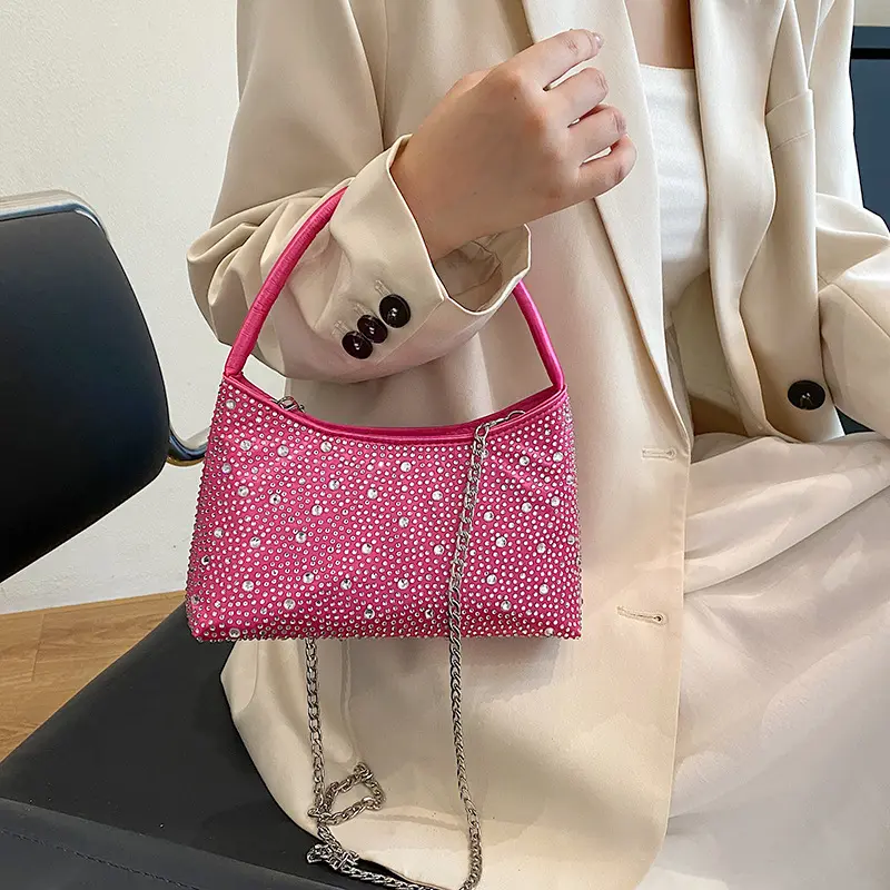 حقيبة يد ماسية صغيرة بسلسلة طويلة بتصميم جديد من حجر الراين بتصميم جديد حقيبة يد بلون الحلوى