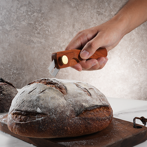 มีดตัดแป้งแบบยาว ดีไซน์ใหม่ ทำจากไม้สไตล์เดนมาร์ก สำหรับทำขนมปังบาแกตต์ อุปกรณ์ทำขนมปัง เครื่องมือตัดแป้งซาวโดว์ มีดตัดแป้งแบบใช้ซ้ำได้ - Product Image 4