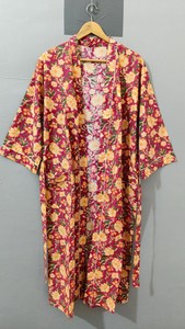 Robe à imprimé floral pour femmes, manches trois quarts, col en V, longueur aux genoux, tissée douce, décontractée, pour le printemps - Product Image 4