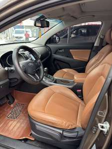 <span class=keywords><strong>Kia</strong></span> <span class=keywords><strong>Sportage</strong></span> SUV d'occasion <span class=keywords><strong>2016</strong></span> avec transmission automatique, conduite à gauche, sièges en cuir, caméra de recul, pneus R17 - Product Image 4