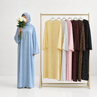 Robes élégantes pour femmes Loriya, à pois, abaya fermée avec ceinture assortie et manches évasées, robe musulmane pour femmes