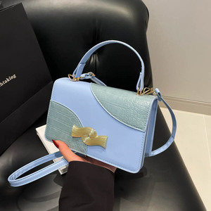 Nuova Borsa a Tracolla Piccola Quadrata in Stile Francese con Motivo Coccodrillo in Pelle PU e Fibbia Dorata per Donne, Uso Quotidiano e Ufficio - Product Image 3