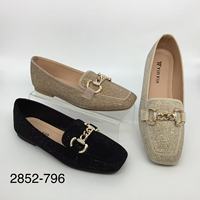Chaussures plates élégantes noires et beiges 2025