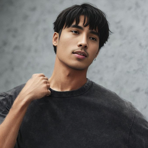 Camiseta Vintage con Logotipo Personalizado, Lavada con Ácido, Estilo Desgastado, Talla Grande, 100% Algodón Pesado para Hombre - Product Image 1