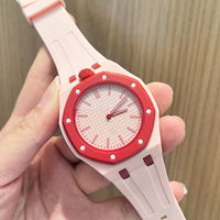 Montres de couple personnalisées tendance, vente en gros, bracelets en silicone, montres à quartz en plastique unisexes
