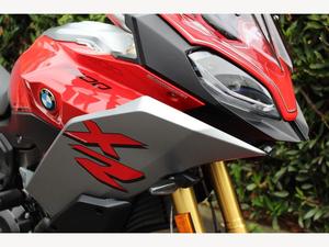 Vente en gros de moto sportive <span class=keywords><strong>BMW</strong></span> F 900 XR TE, rare, 1000 cm³, d'occasion, faible kilométrage, origine Royaume-Uni - Product Image 5