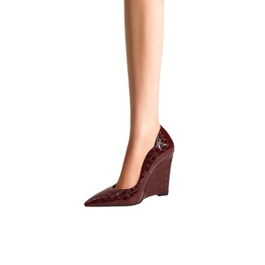 Escarpins à <span class=keywords><strong>talon</strong></span> <span class=keywords><strong>compensé</strong></span> pour <span class=keywords><strong>femme</strong></span>, confortables et souples, à bout pointu, à enfiler, avec strass, tendance mode, 10,5 <span class=keywords><strong>cm</strong></span>, Or, Rouge bordeaux, Marron - Product Image 5