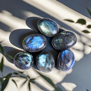 Pierre de paume en labradorite polie en gros, pierre de labradorite bleue, cristal de guérison, forme libre - Product Image 3