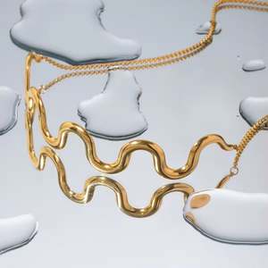 Collier ras du cou incurvé en acier inoxydable imperméable Collier ras du cou ajustable ondulé - Product Image 6