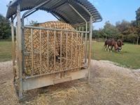 Filets à foin pour chevaux sur mesure en gros – Sacs à balles ronds premium pour alimentation lente