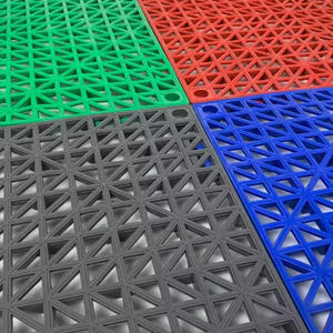 Azulejos de piso entrelazados de PP Superficie superior antideslizante Fácil instalación Pisos de garaje de PP - Product Image 5