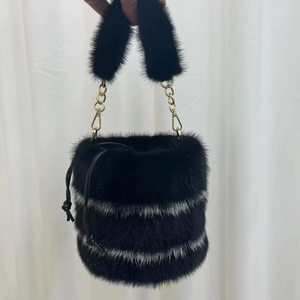 Bolsos de hombro tipo cubo para mujer, bolso de mano peludo de Color sólido para mujer, piel sintética de invierno - Product Image 5