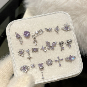 Bijoux de piercing tendance en cuivre et zircon, clous d'oreille filetés avec zircon violet, motifs étoile, papillon, cœur, croix, vente en gros OEM - Product Image 2