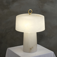 Lampe de table minimaliste en laiton brossé imitation albâtre, abat-jour en forme de tambour avec embout annulaire pour la décoration de maisons et d'espaces commerciaux de luxe