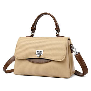 حقيبة كتف نسائية جديدة لربيع 2024 بتصميم كوري من الجلد الصناعي مع مقبض علوي وحزام كتف للعمل والمواعيد - Product Image 6