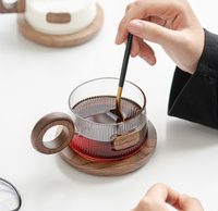 Ensemble de tasse à café en verre exquis boisson de thé de l'après-midi avec cuillère sous-verre en bois de noyer Simple tasse de thé au lait domestique