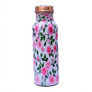 Bouteille en cuivre ayurvédique traditionnelle, faite à la main, pour l'eau potable, avec couvercle à vis, vente en gros - Product Image 1