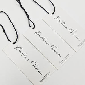 Etiquetas Colgantes de Papel de Lino Ecológicas Personalizadas al por Mayor para Ropa, Zapatos y Bolsos, Acabado en Relieve con su Logotipo, Marca INFFY, Forma Cuadrada - Product Image 4