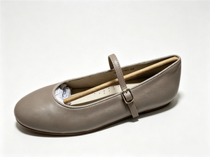 Elegantes Zapatos Planos Mary Jane de Cuero Negro con Punta Redonda, Correa Única y Diseño Ligero - Product Image 3