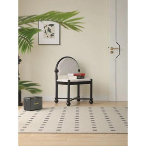 Silla de Maquillaje Vintage de Madera Maciza con Respaldo de Piel de Cordero, Silla de Diseño para Vestidor - Product Image 3