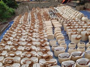 Vente en gros au Vietnam de sacs à main classiques écologiques en jacinthe d'eau avec paille en jonc de mer fabriqués à la main pour femmes - Product Image 5