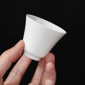 Tazza da Tè in Ceramica Bianca Moderna Ecologica, Lavabile in Lavastoviglie e Adatta al Microonde, per Ristoranti e Caffetterie, Capacità 40-80ml, Personalizzabile - Product Image 1