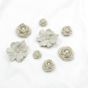 Nouvelles boucles et fermoirs de chaussures en caoutchouc motif floral <span class=keywords><strong>blanc</strong></span> cassé détachables et élégants, modèle 2026 - Product Image 1