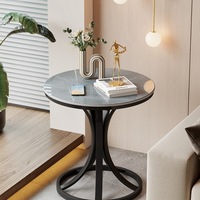 Table basse moderne et durable avec plateau en marbre et structure en métal, écologique, facile à assembler, pour les salons d'appartements et de villas