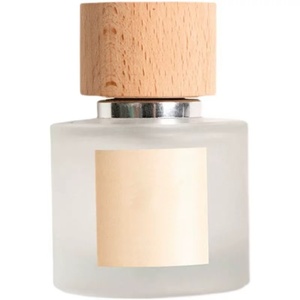 Eau de Parfum de Lujo Unisex - Fragancia Duradera con Notas Elegantes - Product Image 3