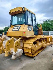 รถดันดิน CAT D6 มือสอง สำหรับงานเหมืองและก่อสร้าง รถดันดินแบบตีนตะขาบ พร้อมปั๊มและลูกปืน ทนทาน ได้รับการรับรองมาตรฐาน CE - Product Image 1