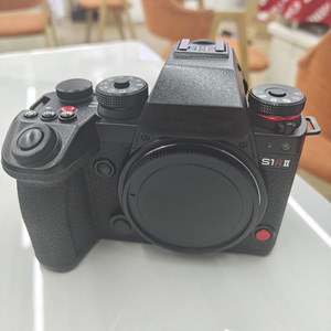 Professional 8K Camera Panasonics Lumixs DC-S1RM2 44.3MP Full Frame <b>Used</b> Digital Camera - Product Image 1