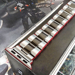 Correa de Acero Inoxidable de Lujo de 20 mm con Cierre Desplegable de Doble Botón y Diseño Transpirable - Product Image 4