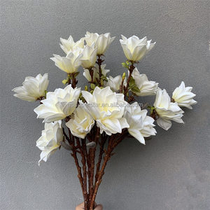 Fleur artificielle de haute qualité A-366 à 3 têtes, <span class=keywords><strong>magnolia</strong></span> <span class=keywords><strong>blanc</strong></span> au toucher réel pour les décorations de mariage, de Noël et de remise de diplômes - Product Image 1
