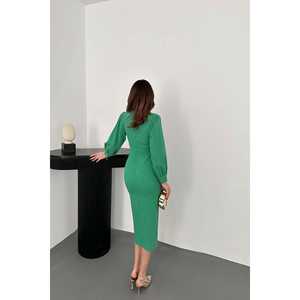 ชุดเดรสคอวีสีเขียวขายส่ง - Product Image 1