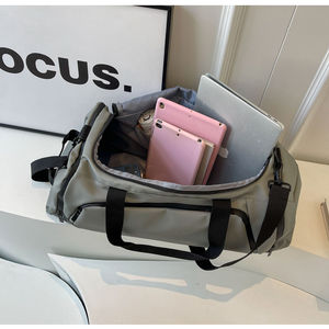 Popular Bolso de Lona Tipo Duffle para Hombre con Logo Personalizado, Mochila de Mensajero Impermeable para Fin de Semana, Gimnasio y Viaje con Compartimento para Ropa Húmeda - Product Image 2