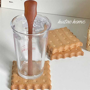 Dongnuo Cookie Shaped Wooden Coaster Set Heat Insulating Placemat For Drink Table Decor - Product Image 4