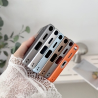 Coque rigide en PC effet givré en cuir PU Litchi à motif ondulations d'eau pour Samsung Galaxy S23 S24 S25 S26 Ultra avec recharge sans fil et couverture magnétique