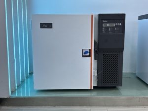 Congélateur ultra-basse température Midea -86 degrés 108L avec isolation VIP+LBA pour laboratoire biologique et usage médical - Product Image 2