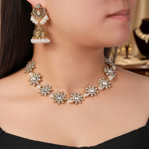 Conjunto de Collar Étnico Tibetano de Plata con Borlas para Niñas y Mujeres, Diseño Vintage con Flores Talladas en Forma de Círculo, Estilo Bohemio Indio para Bodas - Product Image 2