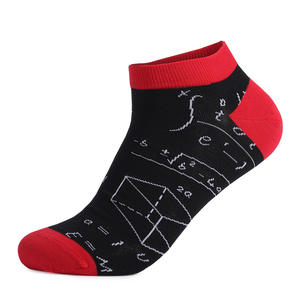KTS565 fabricante OEM logotipo personalizado gráficos deportes matemáticos hombres Vestido corto barco tobillo calcetines de algodón - Product Image 4