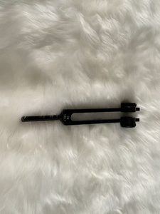 Ymby อะลูมิเนียมอัลลอยสีดำ OM 136.1Hz ส้อมเสียงบำบัดโยคะเสียงการทำสมาธิฮวงจุ้ยอ่างอาบน้ำ - Product Image 1