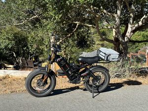 Scooter Eléctrico de Alta Velocidad (160 km/h), Largo Alcance, Motor de 52V en la Rueda Trasera, Cuadro de Acero, Control por Aplicación, Doble Suspensión, 7 Velocidades, ¡Oferta! - Product Image 2