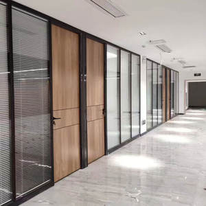 Cloison de séparation mobile en verre moderne pour intérieur, insonorisée, en aluminium, pour bureaux, hôtels et projets commerciaux - Product Image 2